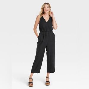 Universal Thread Black Sleeveless Jumpsuit